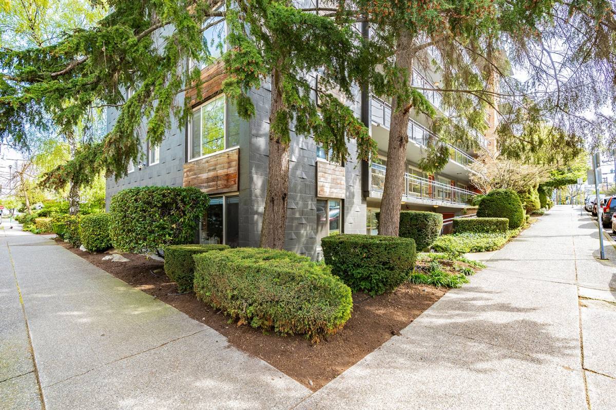 Apartment for rent at 700 E Mercer St, Seattle, WA 98102