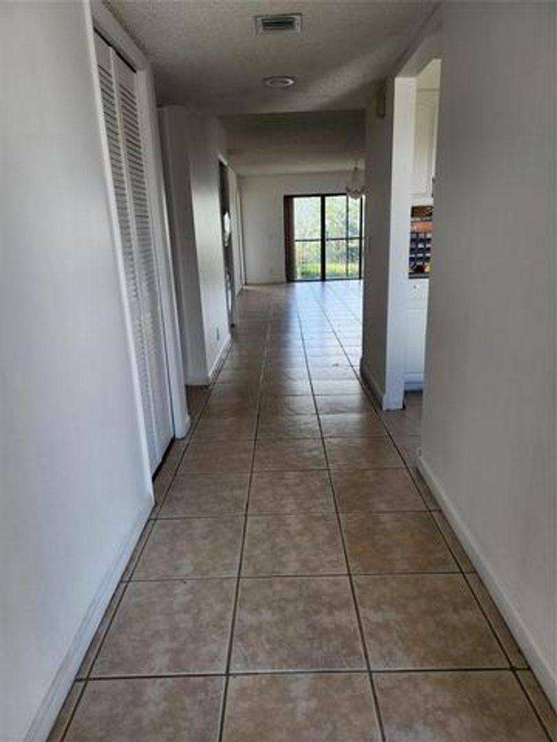 Condo for rent at 390 Racquet Club Rd, Fort Lauderdale, FL 33326