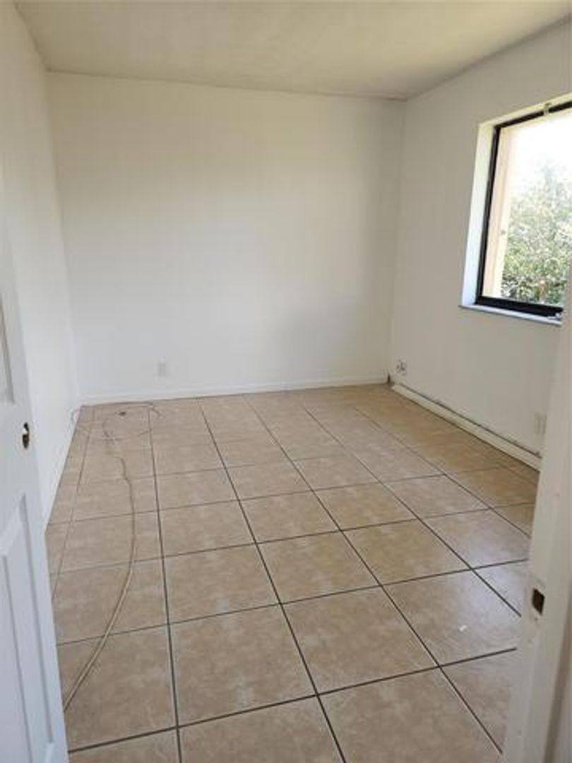 Condo for rent at 390 Racquet Club Rd, Fort Lauderdale, FL 33326