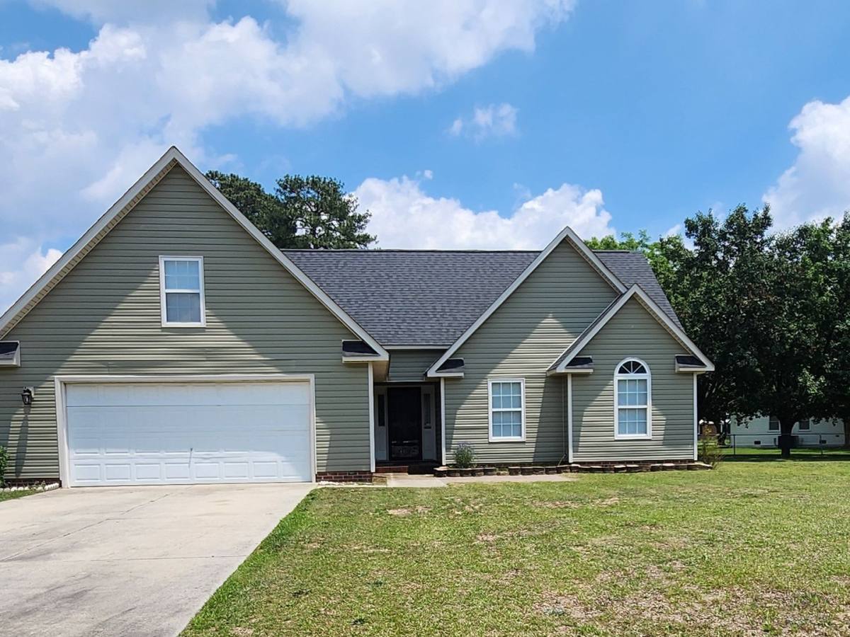 House for rent at 1549 Laurel Oak Dr, Fayetteville, NC 28314