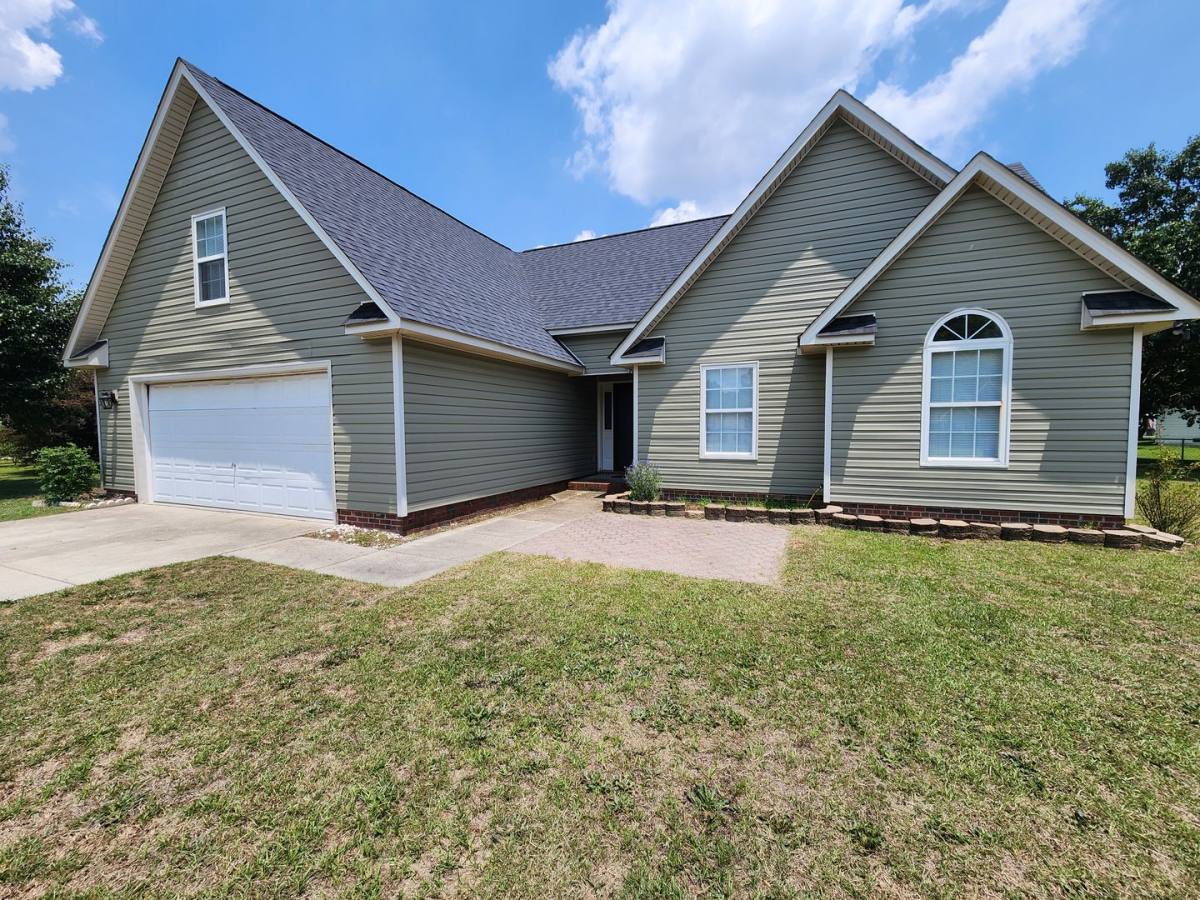 House for rent at 1549 Laurel Oak Dr, Fayetteville, NC 28314