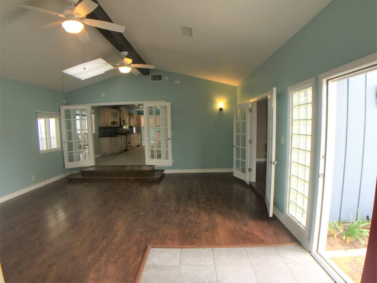 House for rent at 715 W Acacia Ave, El Segundo, CA 90245