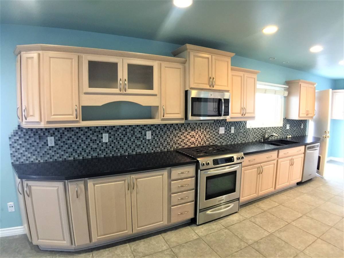 House for rent at 715 W Acacia Ave, El Segundo, CA 90245