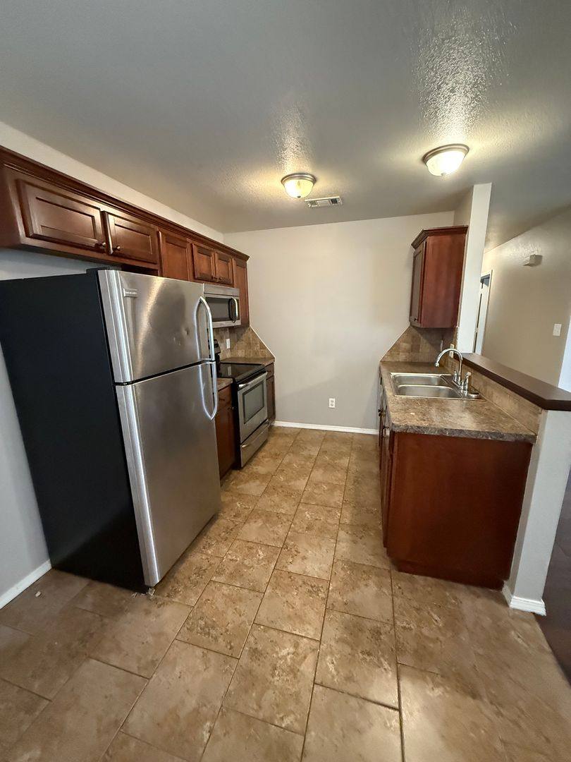 Apartment for rent at 206 S 26 St, Van Buren, AR 72956