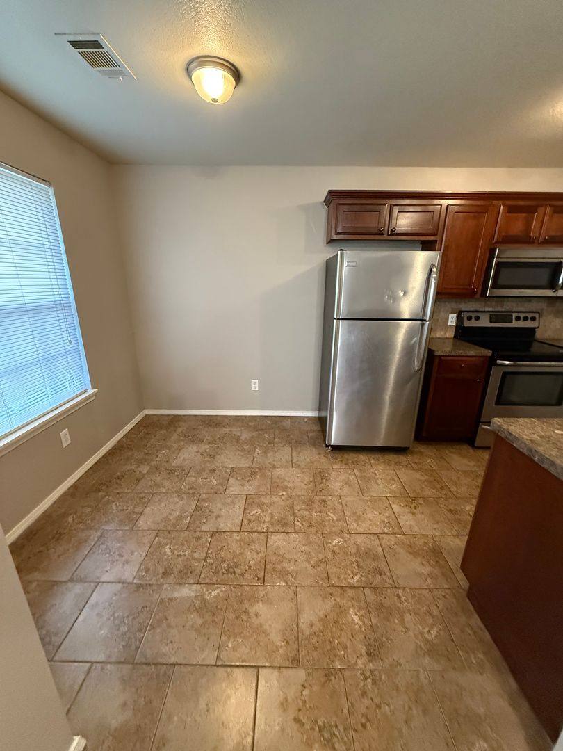 Apartment for rent at 206 S 26 St, Van Buren, AR 72956