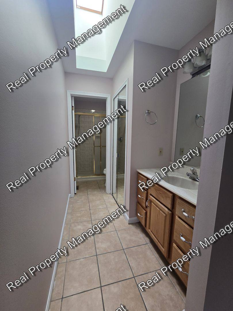 Townhouse for rent at 9149 Waymond Ave, Highland, IN 46322