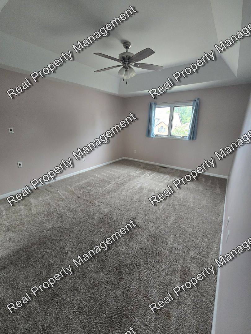 Townhouse for rent at 9149 Waymond Ave, Highland, IN 46322