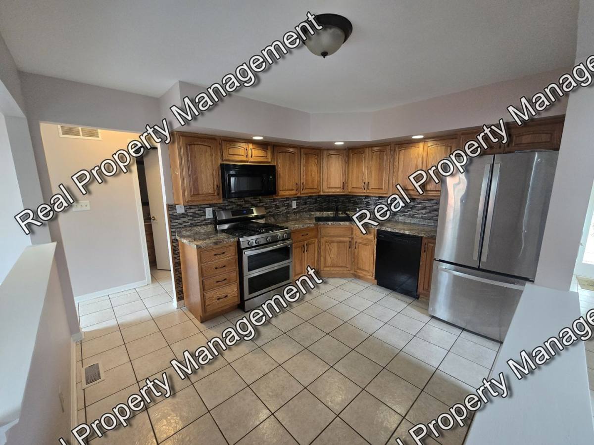 Townhouse for rent at 9149 Waymond Ave, Highland, IN 46322