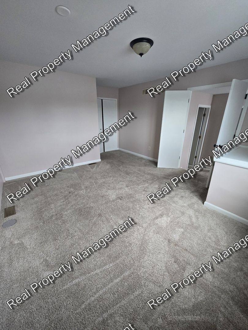 Townhouse for rent at 9149 Waymond Ave, Highland, IN 46322