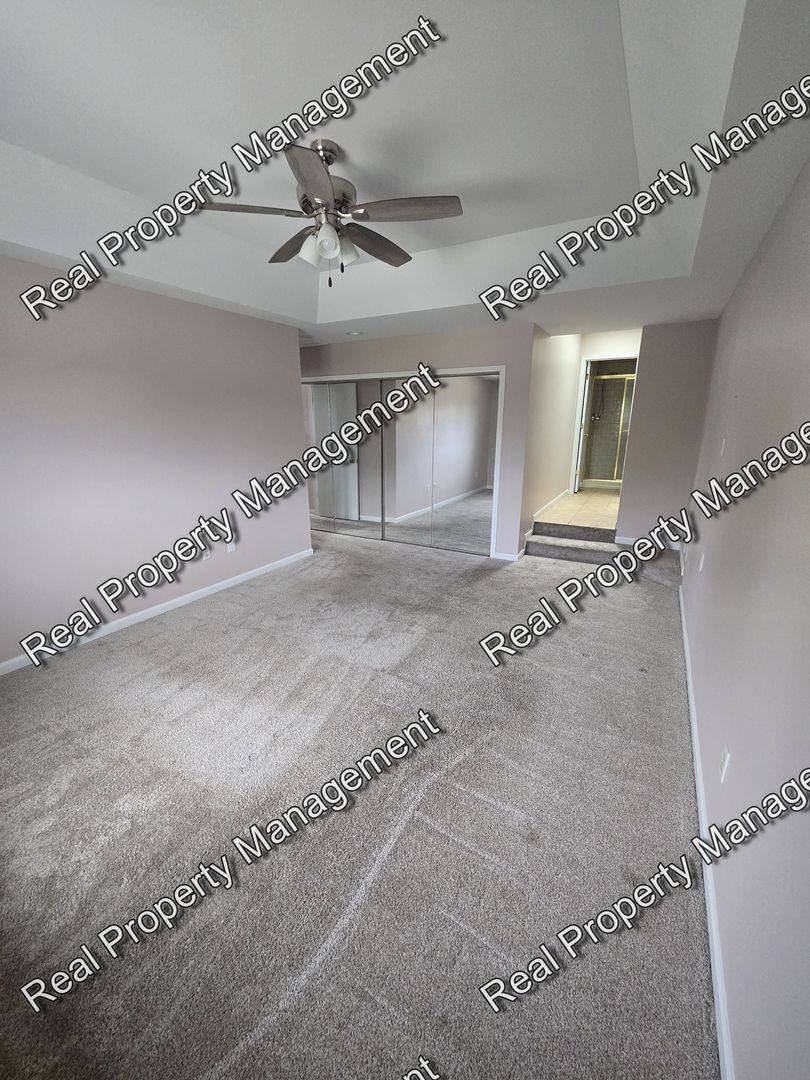 Townhouse for rent at 9149 Waymond Ave, Highland, IN 46322