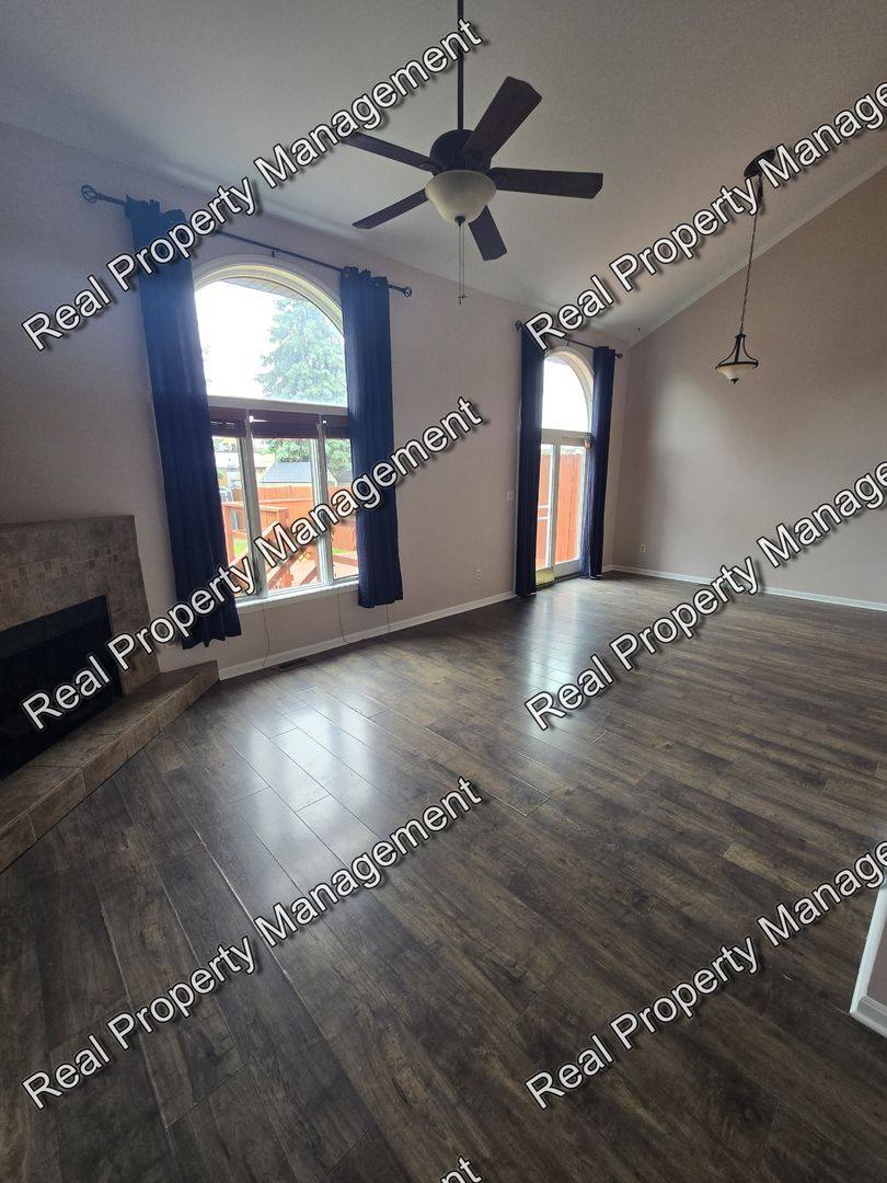 Townhouse for rent at 9149 Waymond Ave, Highland, IN 46322