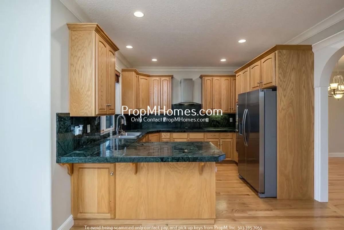 House for rent at 1907 SE 162nd Ave, Portland, OR 97223