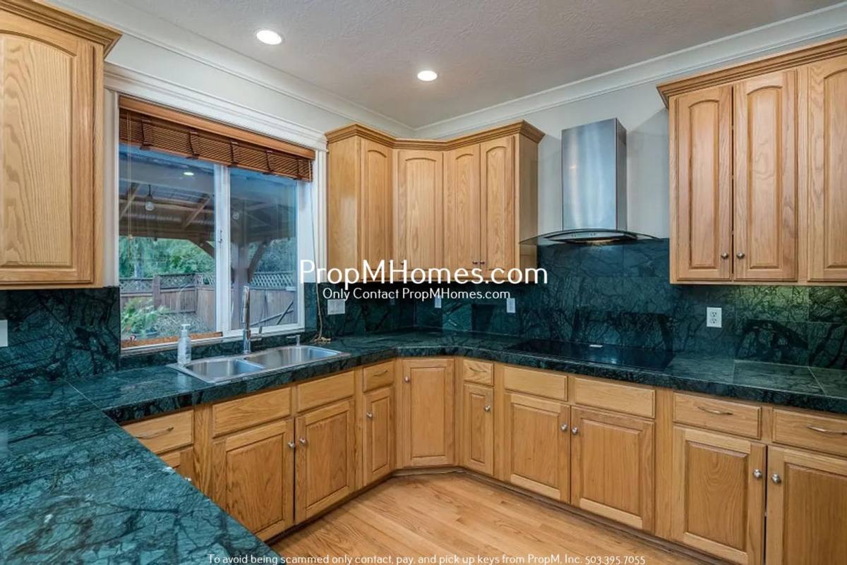 House for rent at 1907 SE 162nd Ave, Portland, OR 97223