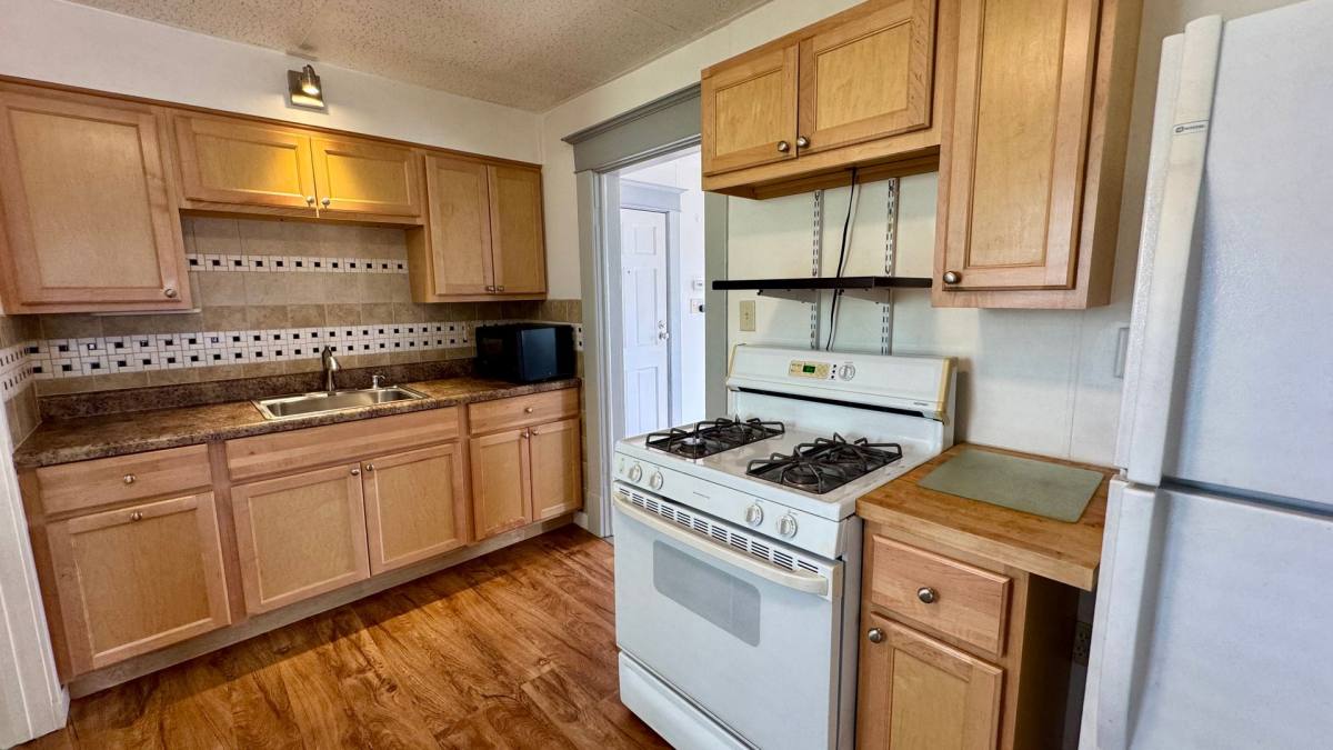 Apartment for rent at 937 Leonard NW, Grand Rapids, MI 49504