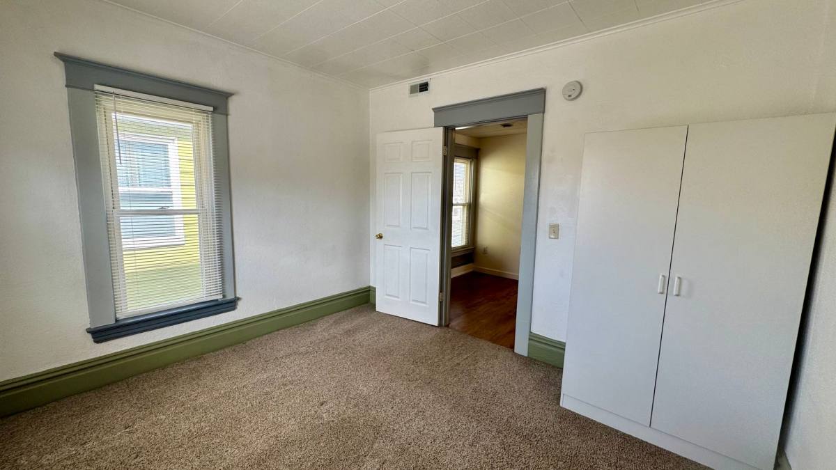 Apartment for rent at 937 Leonard NW, Grand Rapids, MI 49504