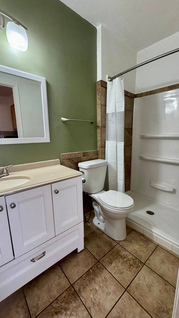 Apartment for rent at 937 Leonard NW, Grand Rapids, MI 49504