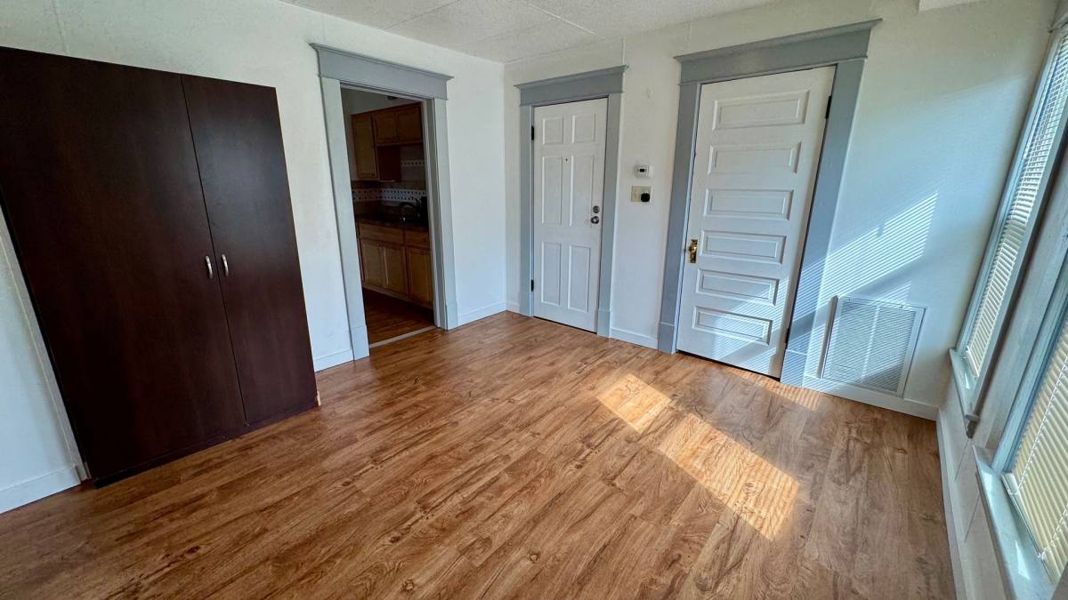 Apartment for rent at 937 Leonard NW, Grand Rapids, MI 49504