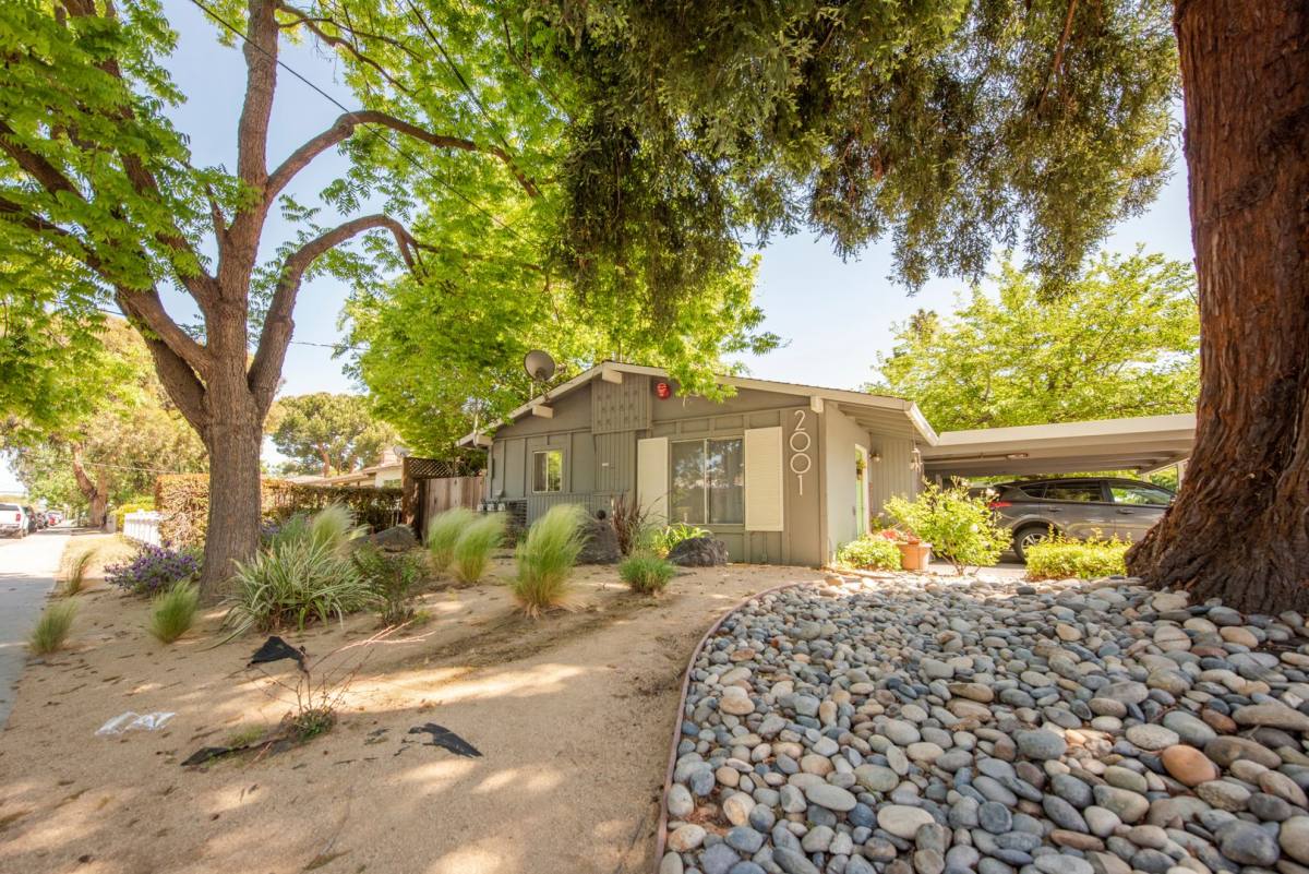 Apartment for rent at 2001-2005 Colony St, Mountain View, CA 94043