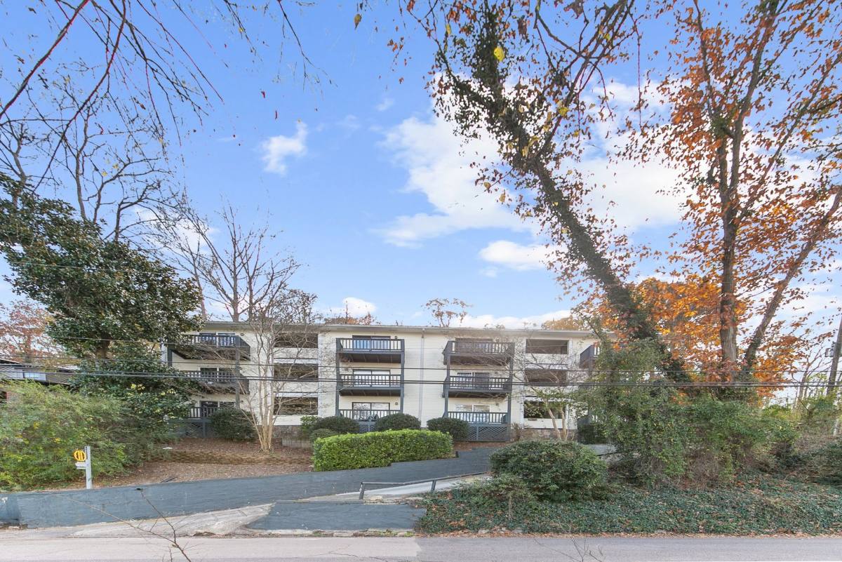 Apartment for rent at 1321 18th Ave S, Birmingham, AL 35205