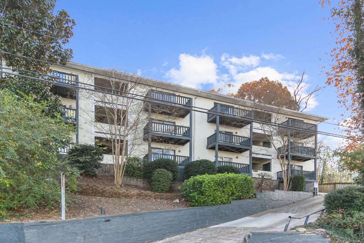 Apartment for rent at 1321 18th Ave S, Birmingham, AL 35205