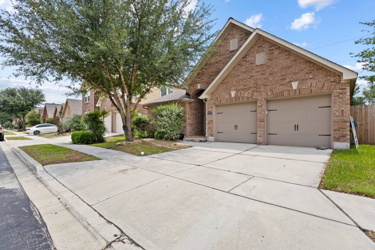 House for rent at 2185 Range Rd, Seguin, TX 78155