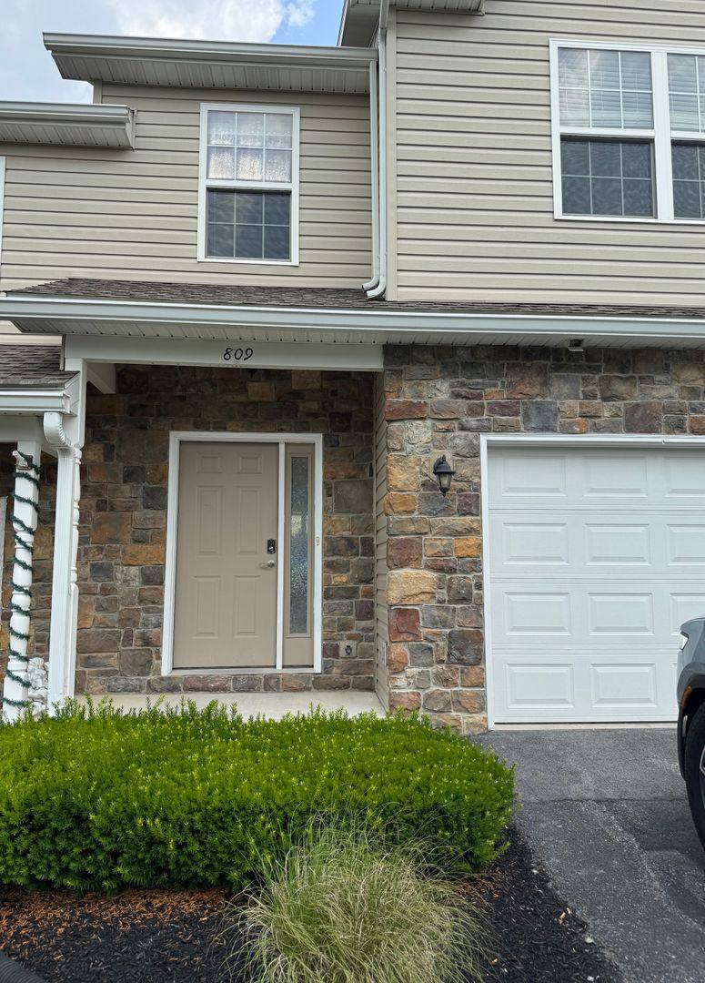 Townhouse for rent at 801-857 Jacks Mill Dr, Boalsburg, PA 16827