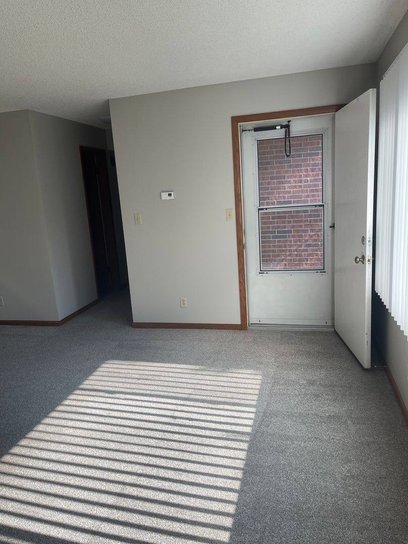 Apartment for rent at 725 N 66th St, Lincoln, NE 68505