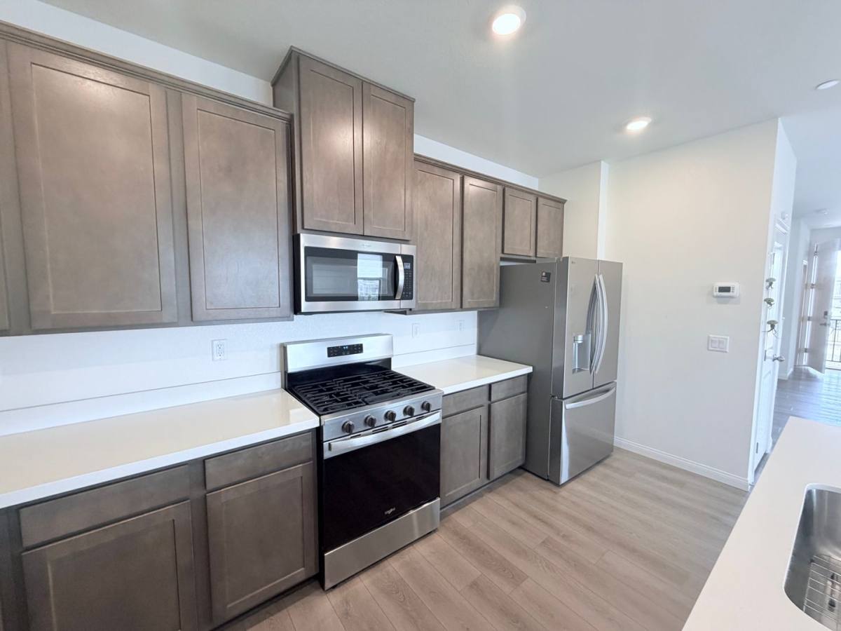 Townhouse for rent at 12452 Kings Creek Place, Las Vegas, NV 89138