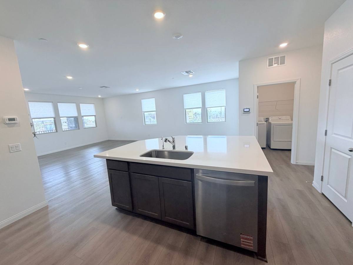 Townhouse for rent at 12452 Kings Creek Place, Las Vegas, NV 89138
