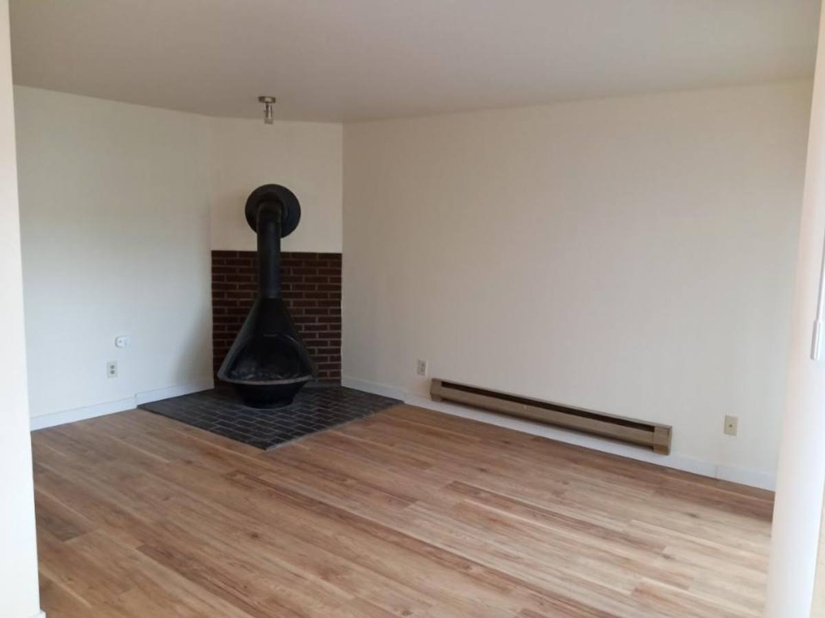 Apartment for rent at 11002 35th Ave NE, Seattle, WA 98125