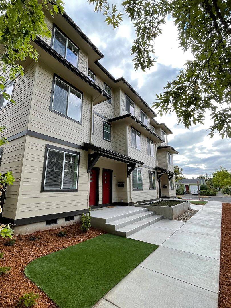 House for rent at 88 W 15th Ave, Eugene, OR 97401
