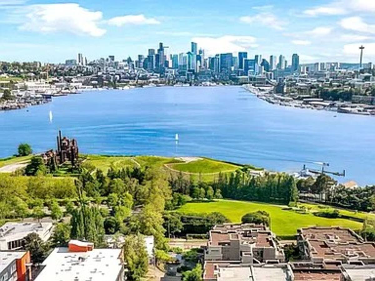 Apartment for rent at 4111 Stone Way N, Seattle, WA 98103