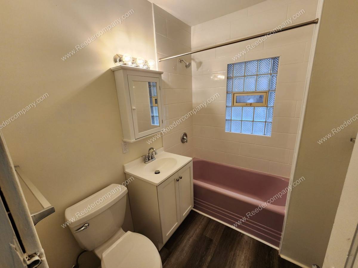 Apartment for rent at 1916 Calumet Ave, Whiting, IN 46394