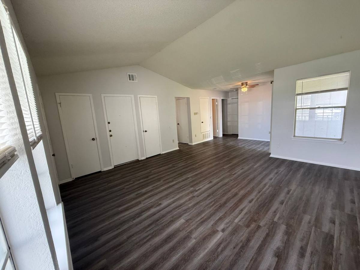 Apartment for rent at 512 Willowbend Cove, Round Rock, TX 78664