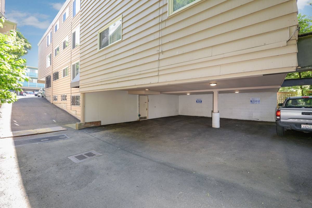 Apartment for rent at 423 11th Ave E, Seattle, WA 98102