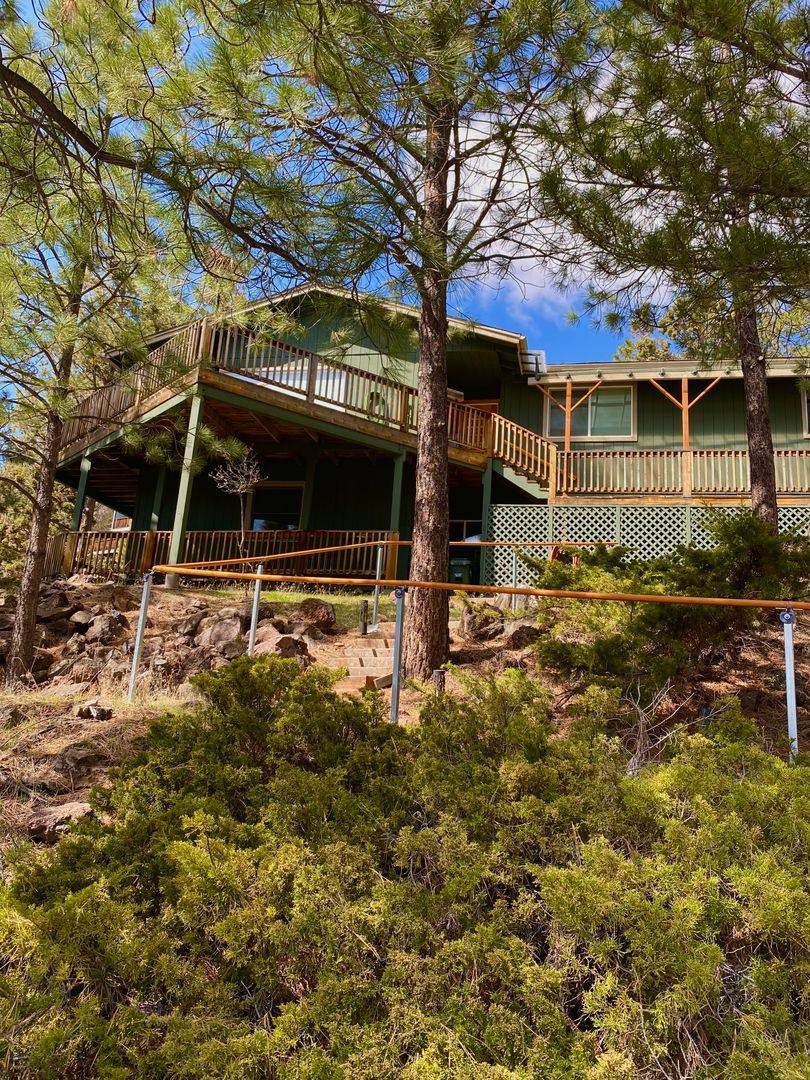 Apartment for rent at 2011 NW W Hills Ave, Bend, OR 97701