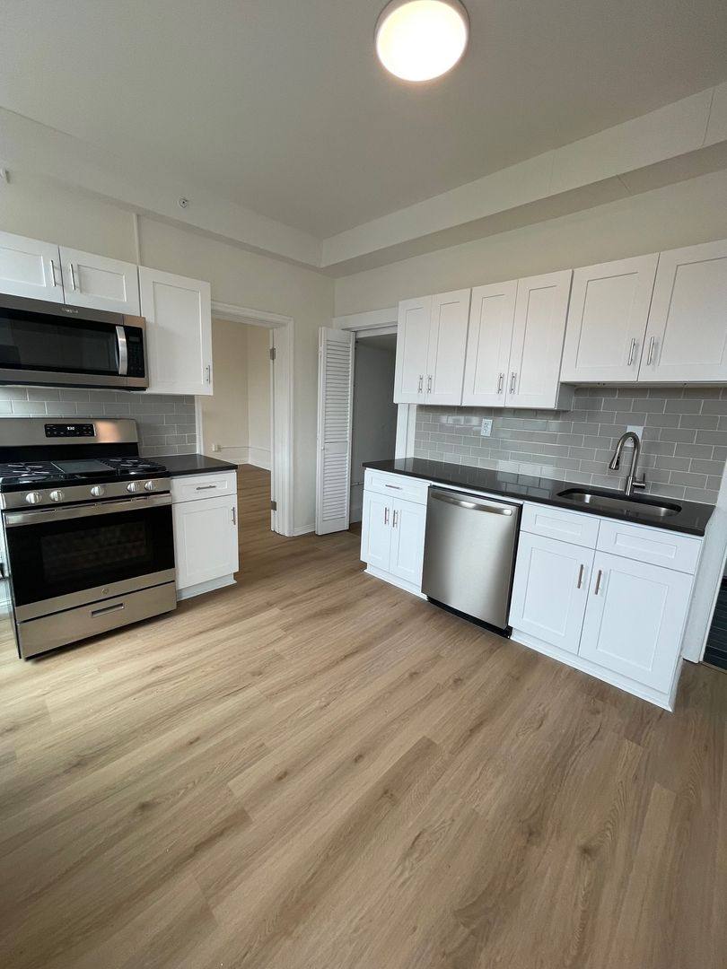 Apartment for rent at 193 Broadway, Newburgh, NY 12550
