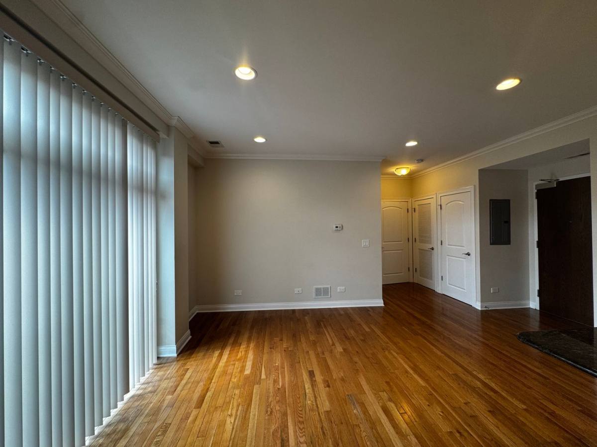Apartment for rent at 1334-36 W Morse Ave, Chicago, IL 60626