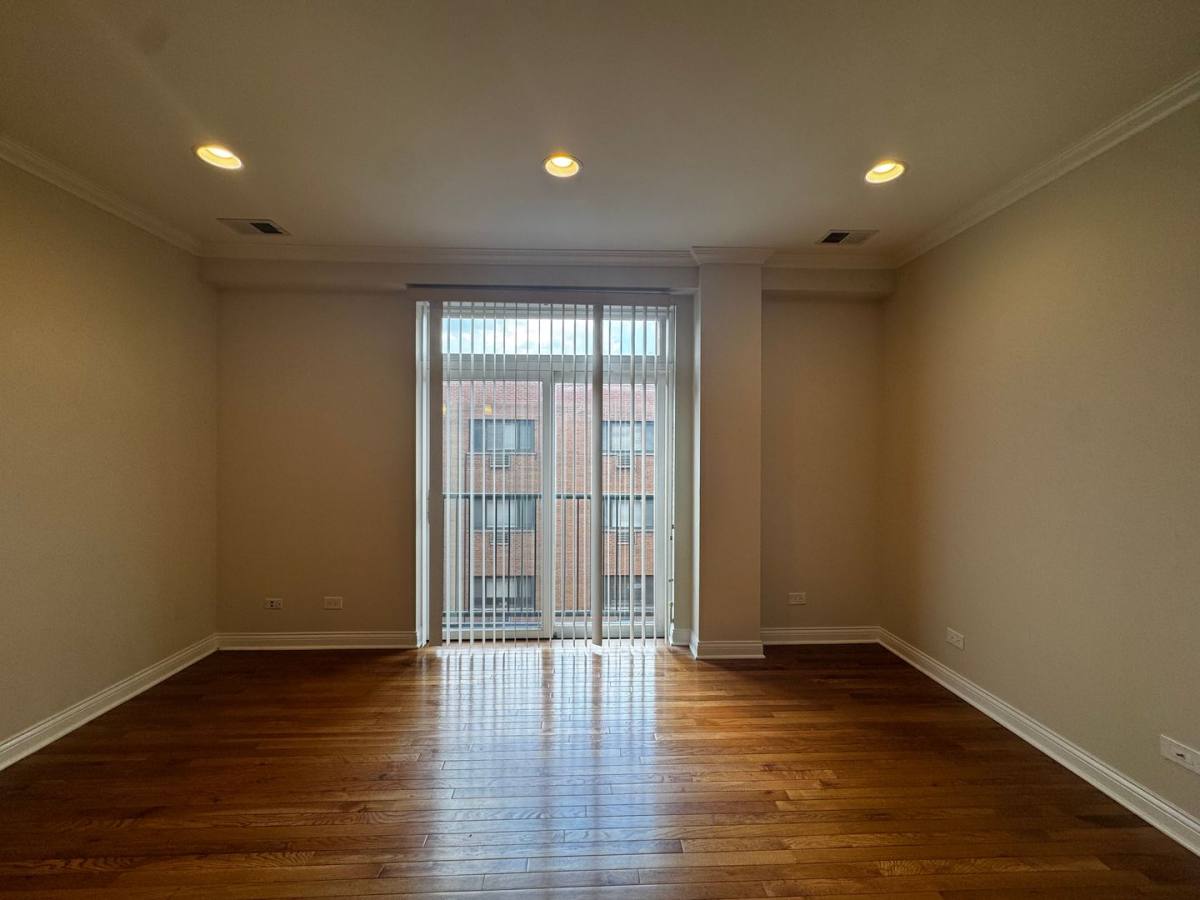 Apartment for rent at 1334-36 W Morse Ave, Chicago, IL 60626