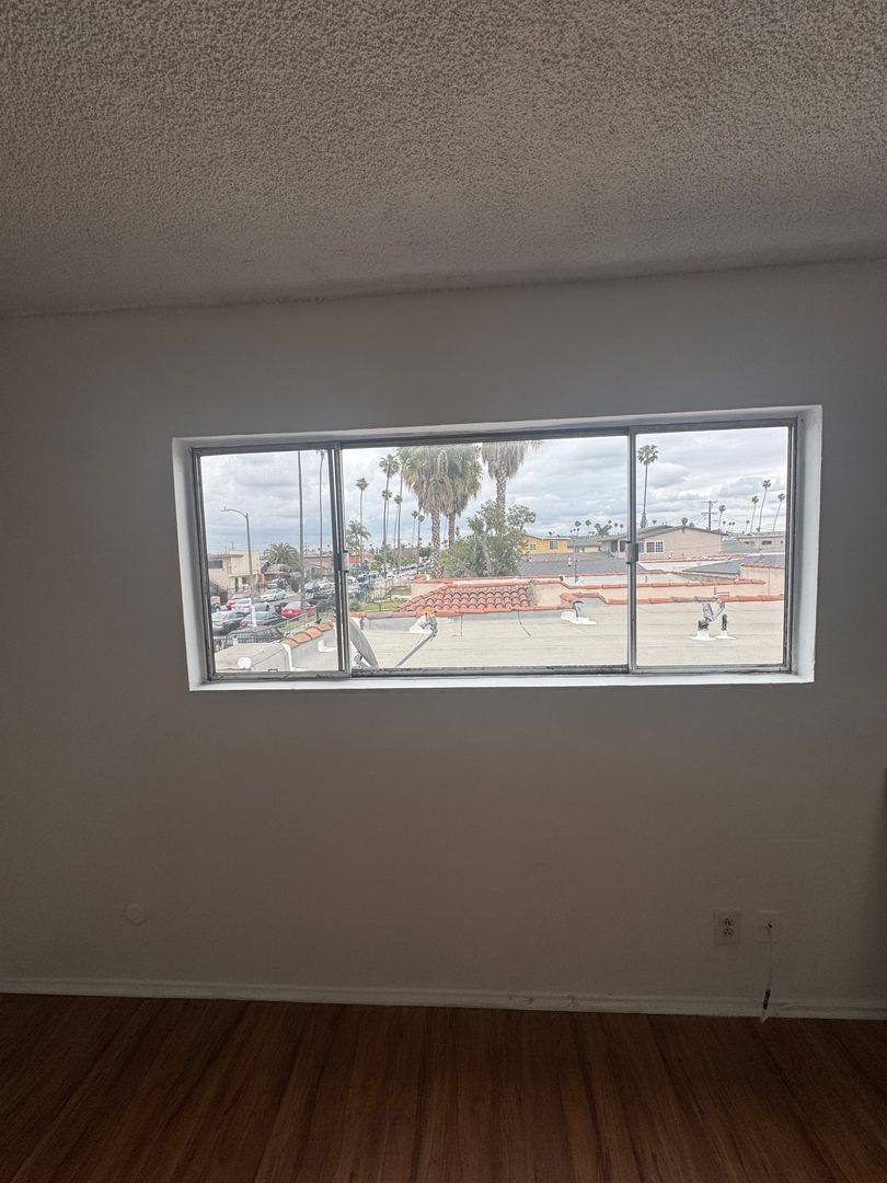 Apartment for rent at 932 W 80th St, Los Angeles, CA 90044