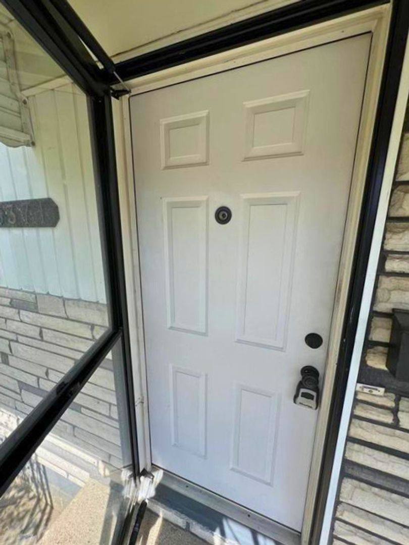 House for rent at 5371 Culver St, Dearborn Heights, MI 48125