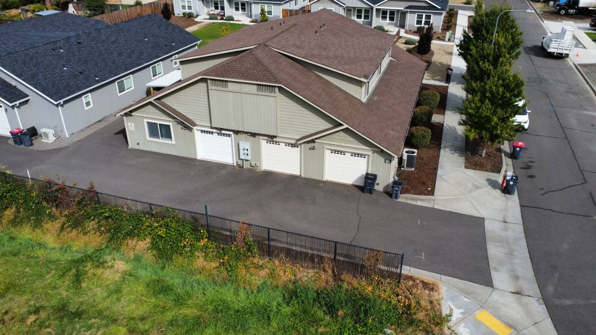 Apartment for rent at 171 Mellecker Way, Medford, OR 97501