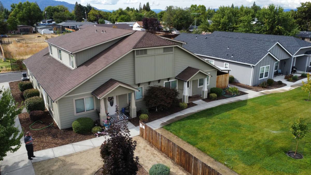 Apartment for rent at 171 Mellecker Way, Medford, OR 97501