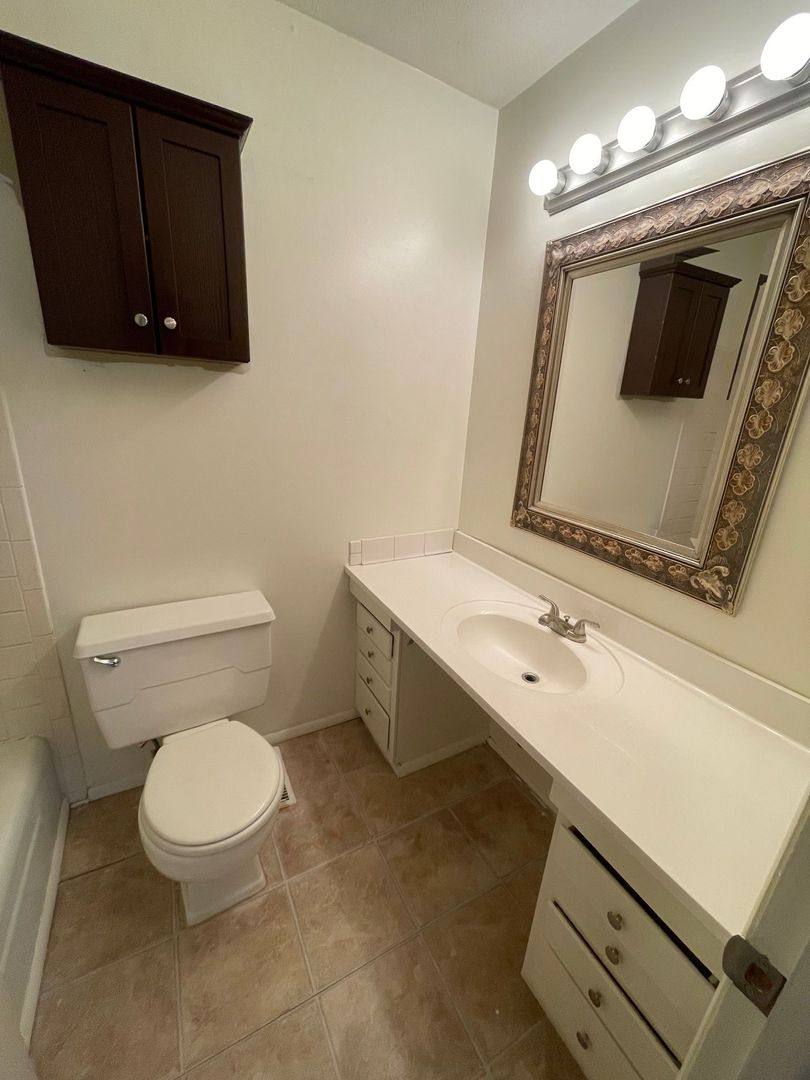 Apartment for rent at 1103 Gettysburg, Bloomington, IL 61704