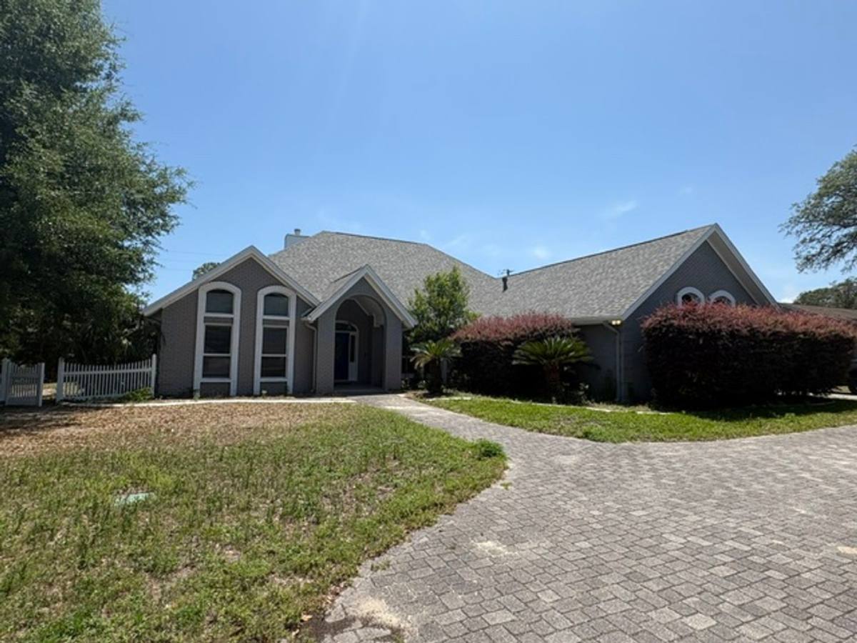 House for rent at 83 Lake Lorraine Circle, Shalimar, FL 32579