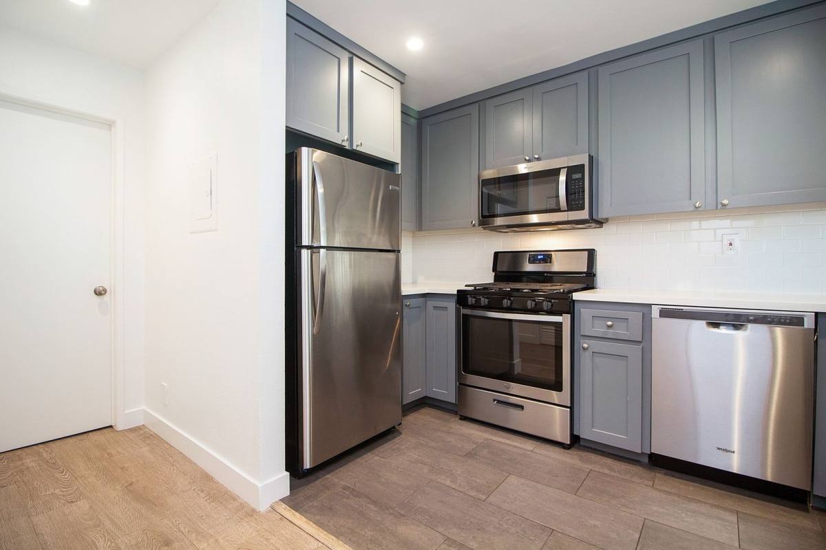 Apartment for rent at 1316-1322 E 3rd St, Long Beach, CA 90802