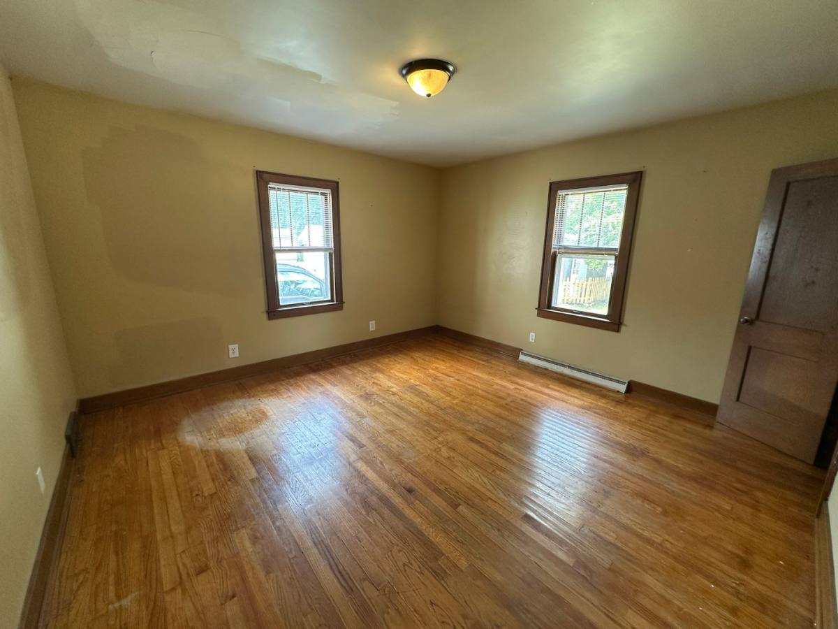 House for rent at 915 Veto NW, Grand Rapids, MI 49504