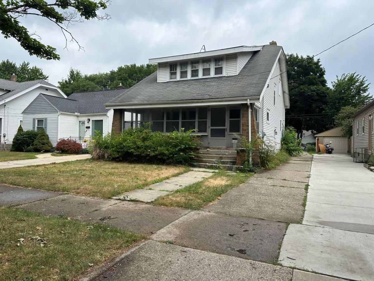 House for rent at 915 Veto NW, Grand Rapids, MI 49504