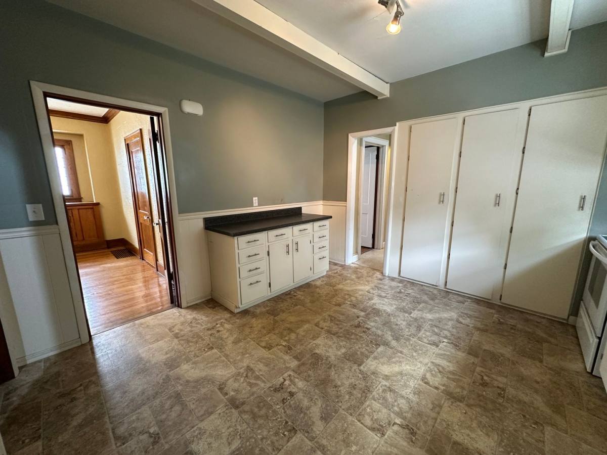House for rent at 915 Veto NW, Grand Rapids, MI 49504