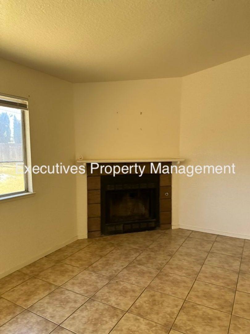 House for rent at 322 Pamela Court, Merced, CA 95340
